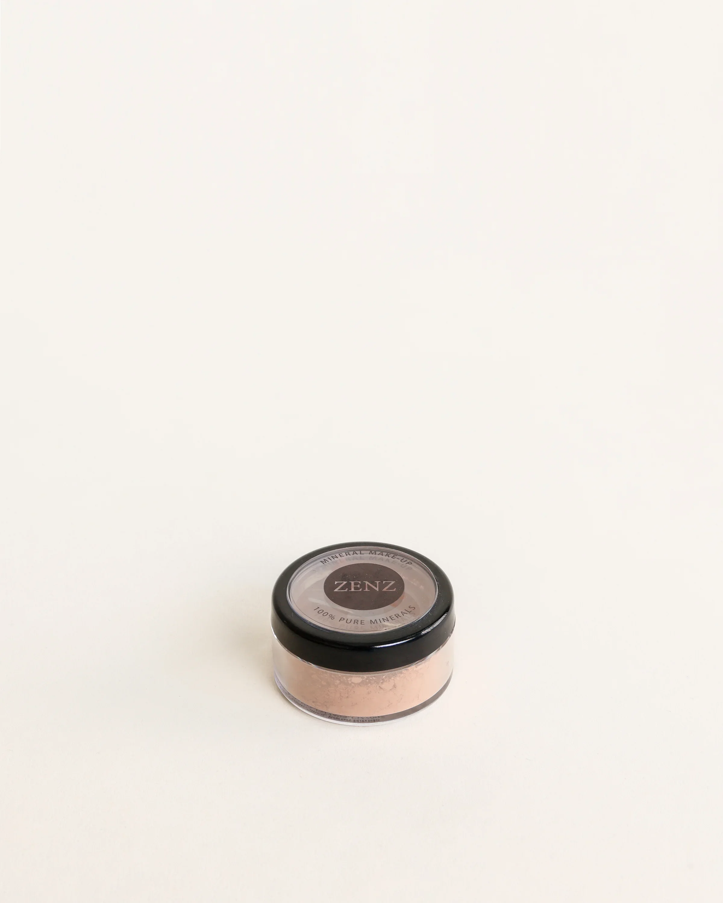 Mineral Foundation Lily no. 21, lys